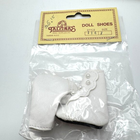 Mixed Lot Of 23 Tallinas Vintage Doll Shoes & Socks Wig Mixed Sizes Styles - Picture 4 of 16